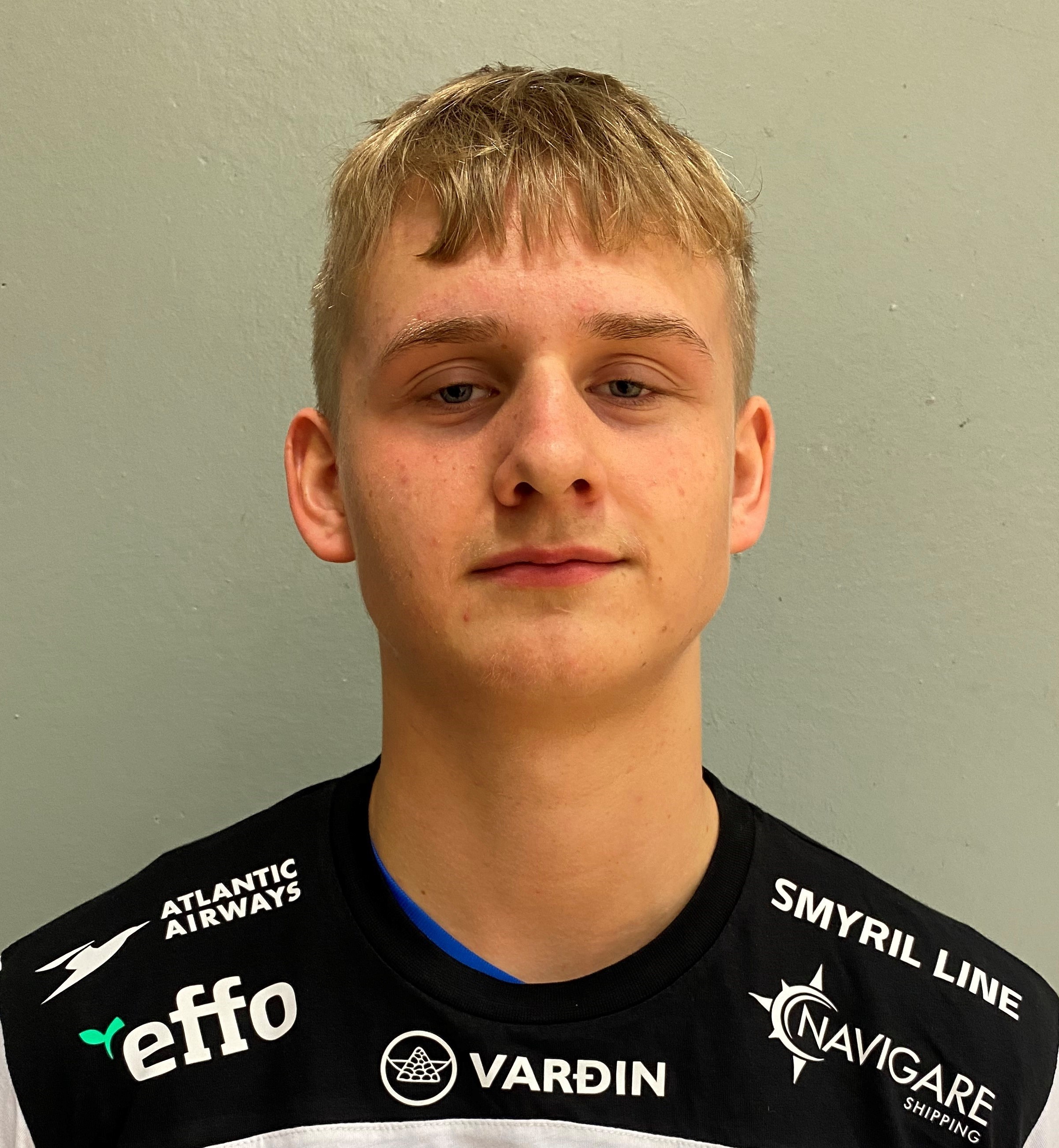 Ísak Vedelsbøl gjørdist saman við Sveini Olafssyni toppskjútti hjá H71 við seks málum