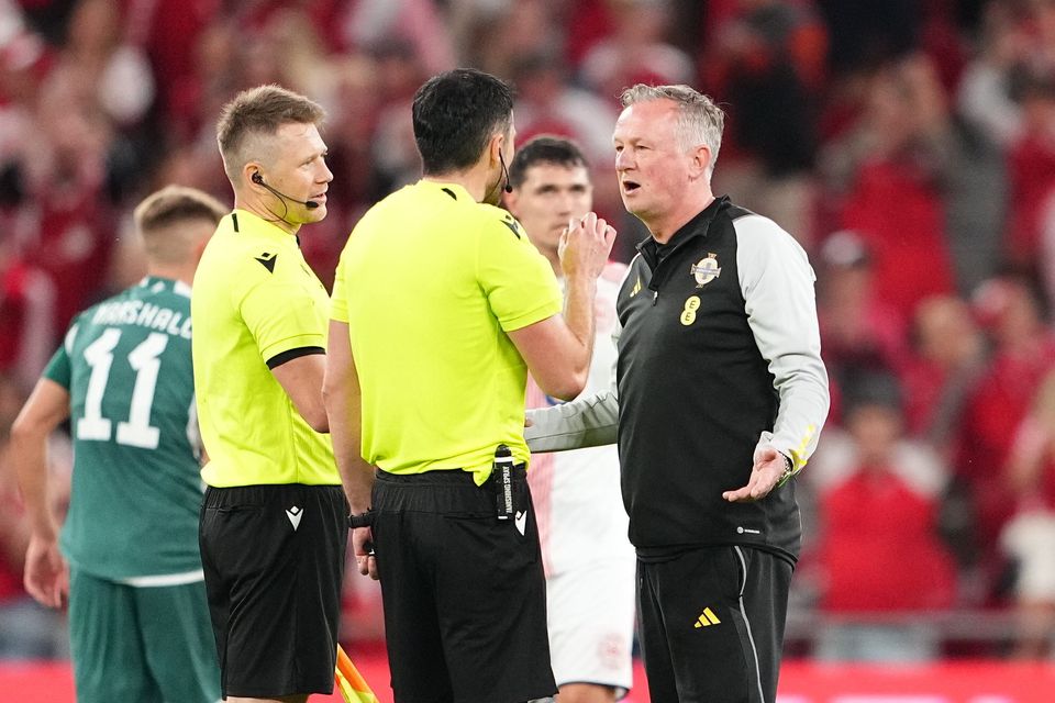 Norðurírski landsliðsvenjarin, Michael O´Neill var sera vónbrotin um VAR avgerðina, ið kostaði liði hansara eitt týdningarmikið stig