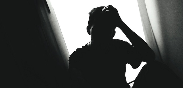 - Flestu samrøður snúgva seg um einsemi, ótta, stúranir, mistan hug til lívið og sjálvmorðstankar.