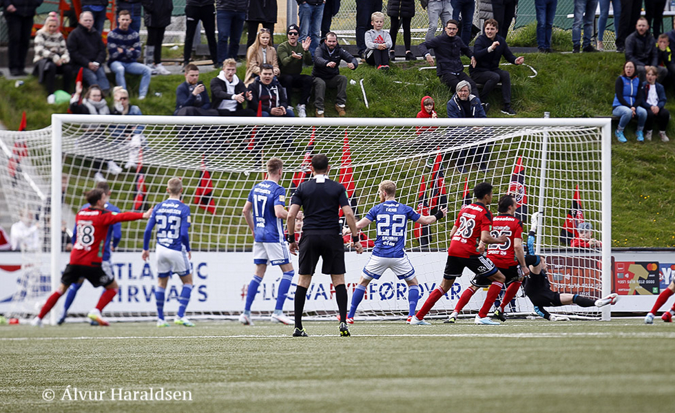 Tað var rimmar undirhald í Gundadali tá HB og KÍ leiktu javnleik 3-3