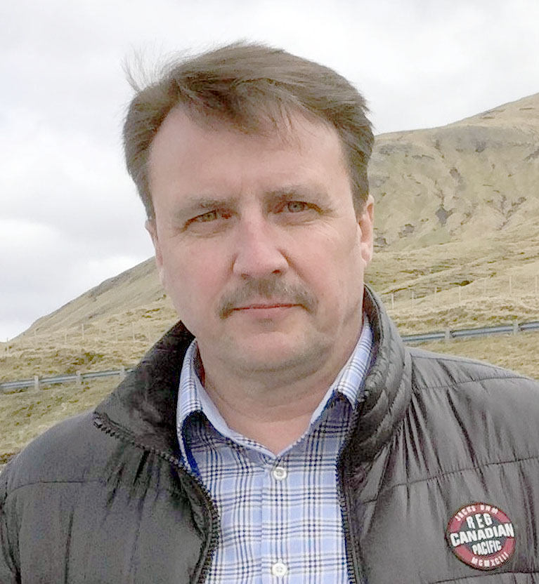 Vilmund D. Jacobsen prátaði eisini við borgarstjóran í Sunda kommunu, Heðin Zachariassen (Savnsmynd)