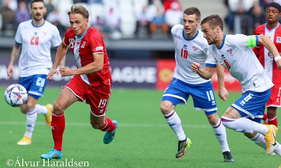 Hallur Hansson í dystinum móti Luksemborg 