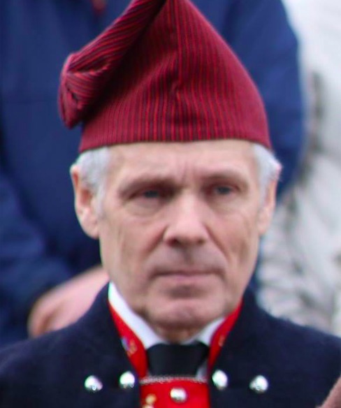 Herbert Olsen í føroyskum búna.