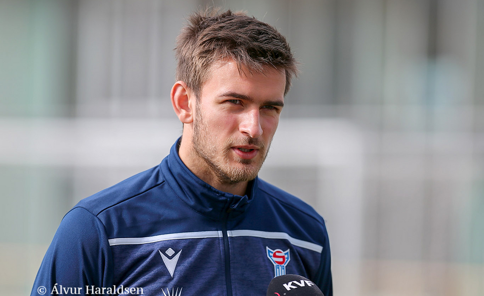 Í dag fekk Jákup Biskopstø Andreasen sínar fyrstu minuttir á A-landsliðnum