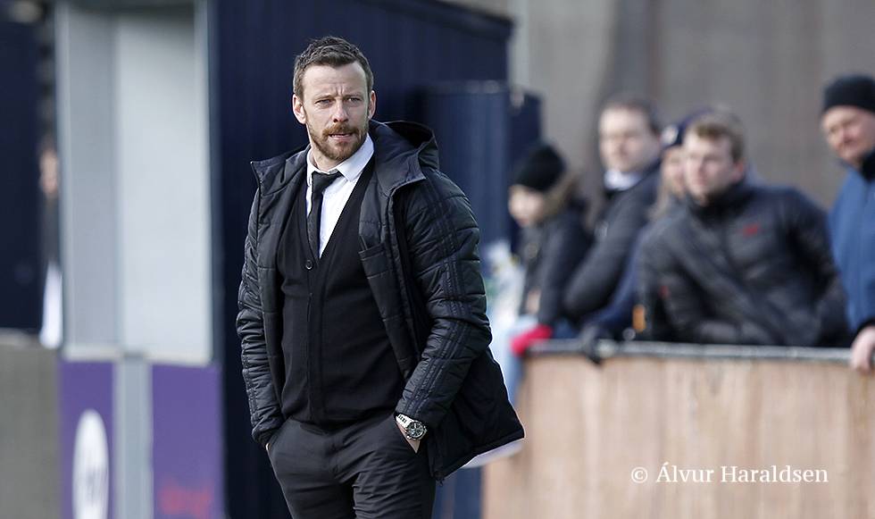 Jákup á Borg kann gleðast um trý stig, men er minni glaður um leikliga avrikið, serliga í fyrra hálvleiki tá B36 vann 1-0 á TB í Gundadali