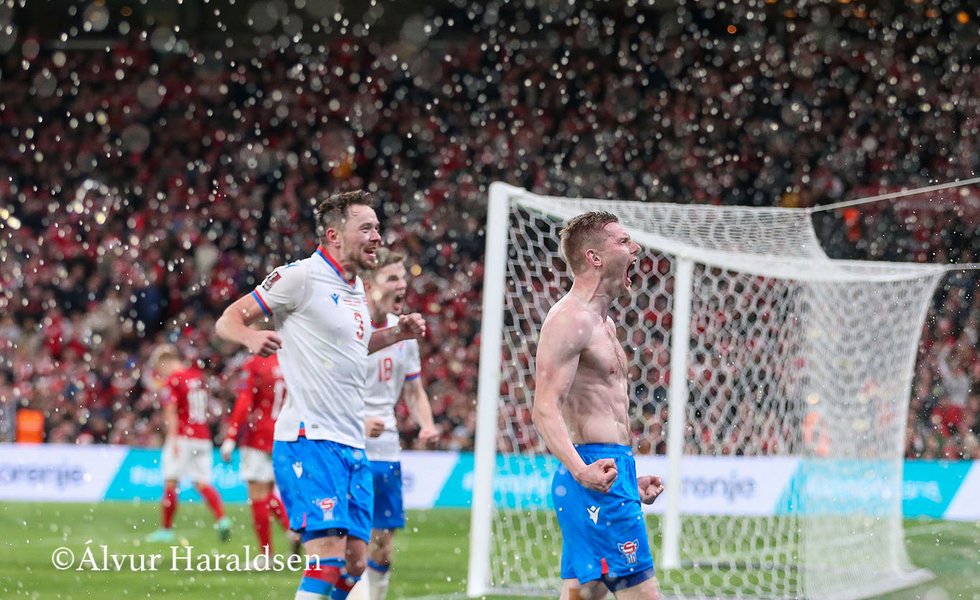 Klæmint A. Olsen er nú søguligur toppskjútti hjá landsliðnum saman við Rógva Jacobsen við 10 málum. Næstu ferð hann skorar á landsliðnum eigur hann metið einsamallur
