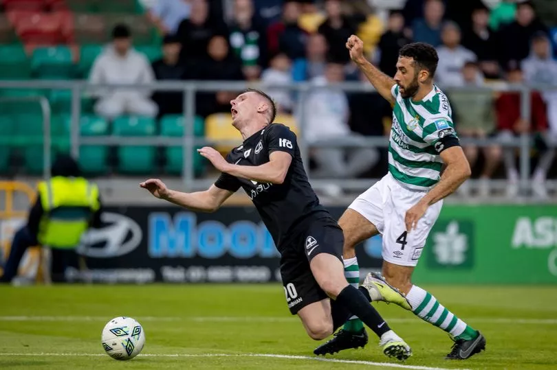 Klæmint A. Olsen í útidystinum móti Shamrock Rovers