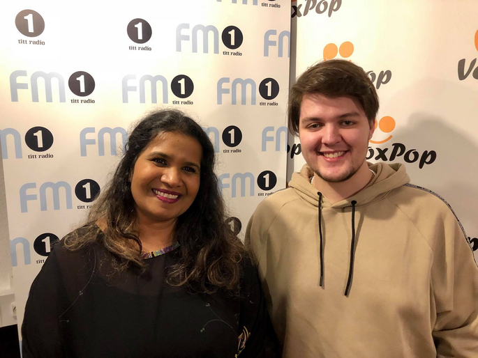 Levi Cerveneac var gestur hjá Stellu Zachariassen í sendingini "Home and Away - With a Twist" á FM1 fyrrapartin í dag (Mynd: Petur Zachariassen)