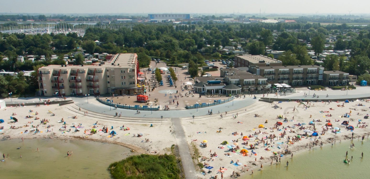 Syrgiliga hendingin fór fram í niðurlendska frítíðarbýnum, Makkum.