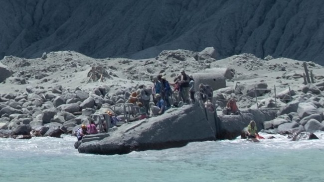 Her savnaðust fólk í royndini at sleppa av oynni og undan eldgosinum.