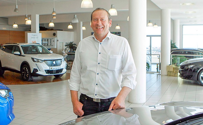 - Tað var av tilvild, at eg kom í starv hjá Auto Service fyri sløkum 40 árum síðan, sigur Páll Danielsen.