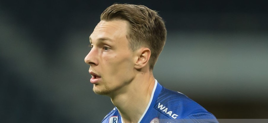 Patrik Johannesen fer nú at royna seg í triðbestu norsku fótbóltsdeildini