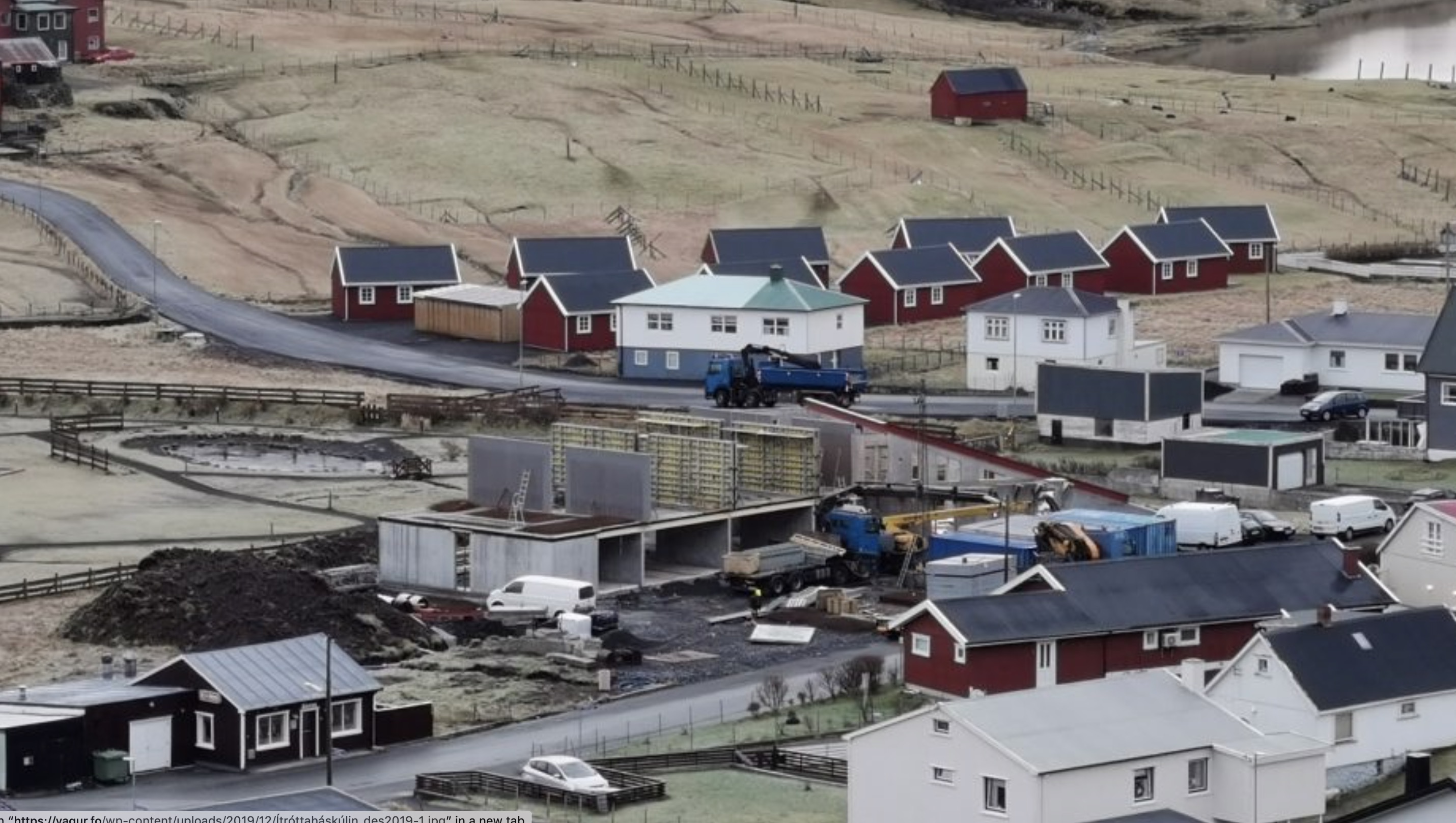 Her síggjast smátturnar í baksýni og næmingaheimið í gerð. Tað verður eftir ætlan liðugt um eitt ár