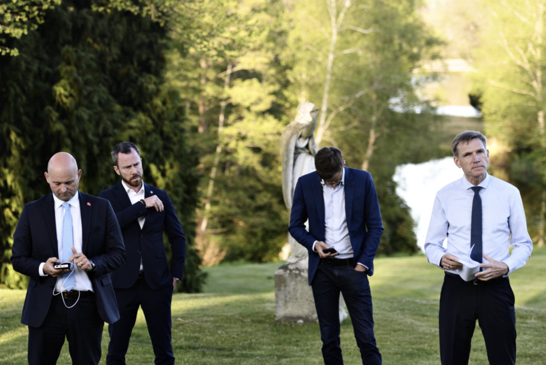 Formaðurin í Vinstra, Jakob Elleman-Jensen, er forsætisráðharravalevni hjá andstøðuni. Eygleiðarar halda, at hetta kann broytast, so Søren Pape Poulsen hjá teimum Konservativu fær hendan heiður. - Foto: Philip Davali/Ritzau Scanpix