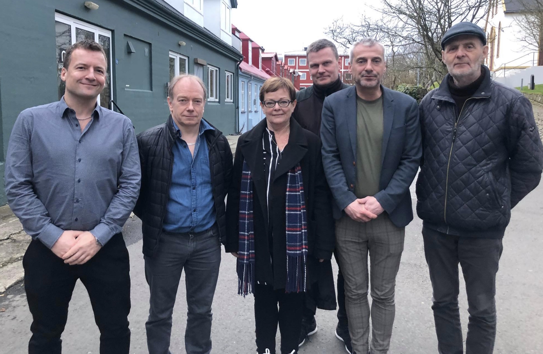 Nevndin í Føroyskum Miðlafólkum eftir aðalfundin 20. mars 2021. Frá vinstru: Jón Brian Hvidtfeldt, Jens Kristian Vang, Beate L. Samuelsen, Uni Arge, John Johannessen og Øssur Winthereig. Arnfríð Joensen Dahl vantar á myndini.