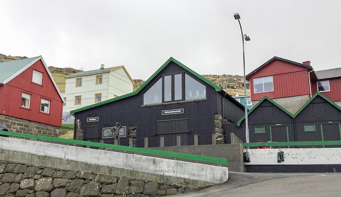 Tað er her í Selatraðneystinum, at kunningardiskurin í Skopun fer at halda til.