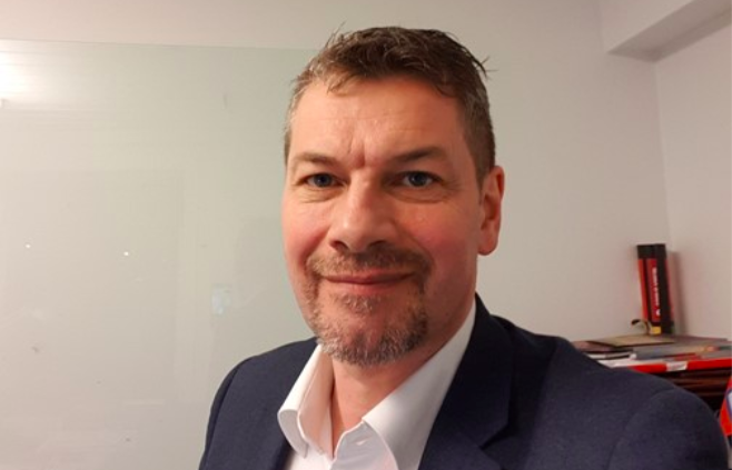 Nýggi sendimaðurin, Sigmundur Ísfeld