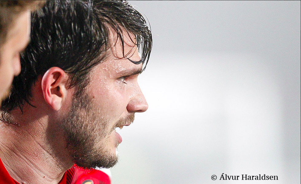 Mynd: (Álvur Haraldsen) Bartal Wardum er eitt ivamál hjá HB, eftir at hann mátti av vøllinum í steypafinaluni