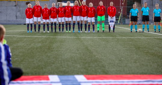 Norra verður mett at vera sterkats liðið í hesum bólkinum, og tær løgdu eisini fyri við at vinna stórt á Føroyum - Mynd: Bjarni Enghamar