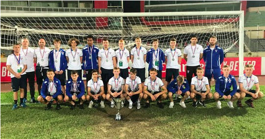 Føroyski U16-hópurin aftaná 2-0 sigurin á Kambodja - Mynd: www.FSF.fo
