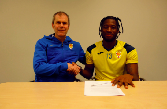 Mynd: (b71.fo) Karl Vidtfeldt, formaður, og Brian Okpala