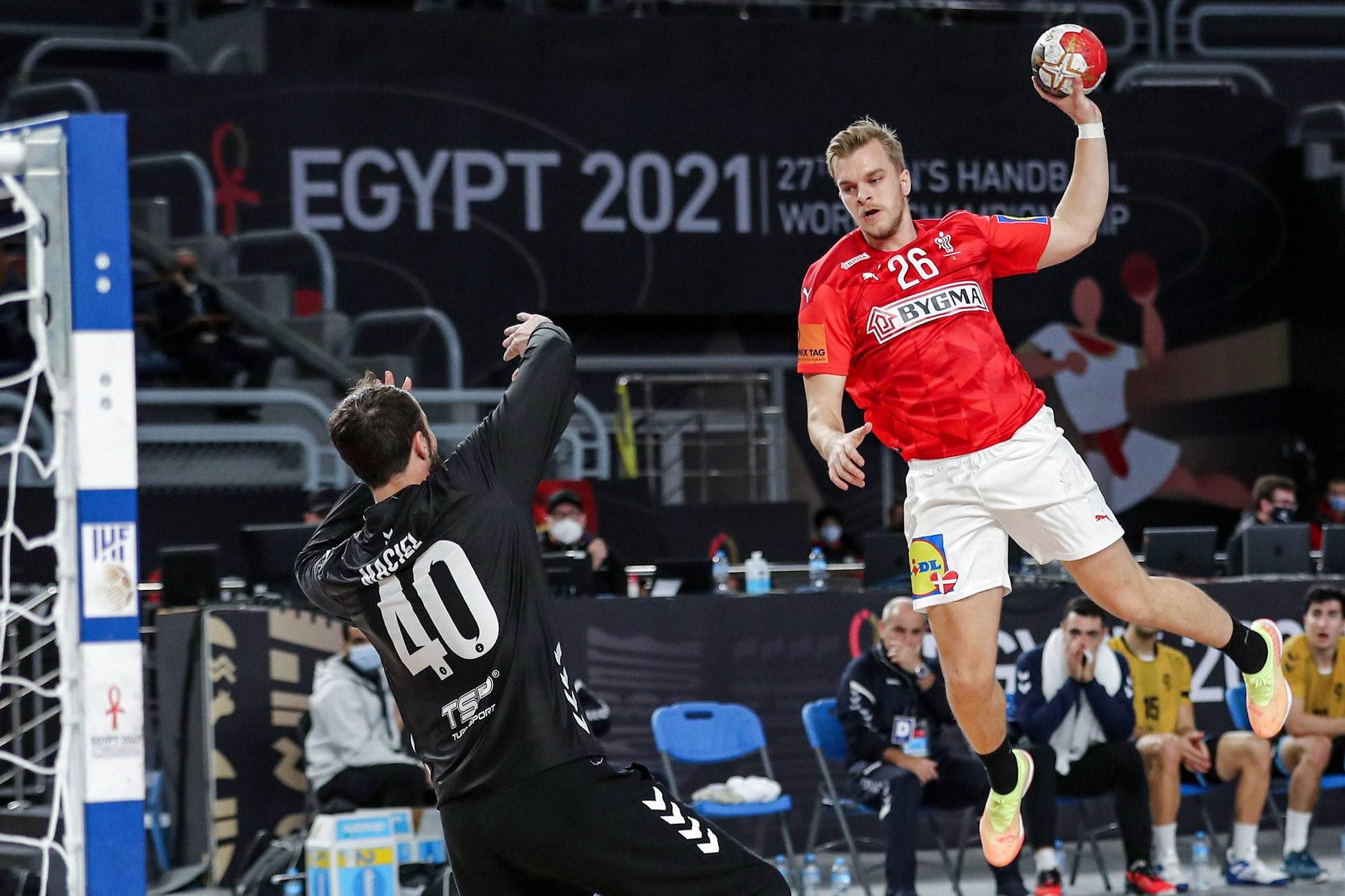 Jóhan á Plógv Hansen skeyt eitt mál í kvøld.