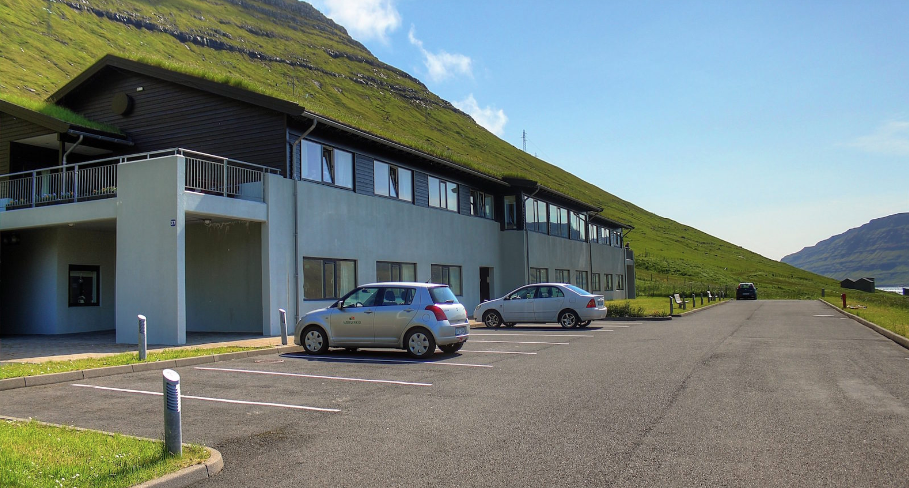 Økið, sum skal bjóðast út til íbúðarbygging, liggur beint við síðuna av eldrasambýlinum í Norðagøtu