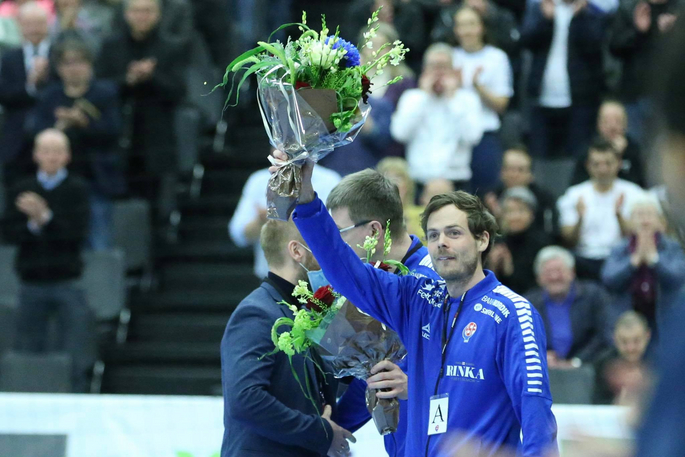 FM1 leit aftur á tær minniligu løturnar við Sonni Larsen sum U21 og A-landsliðsvenjara tey farnu fýra árini