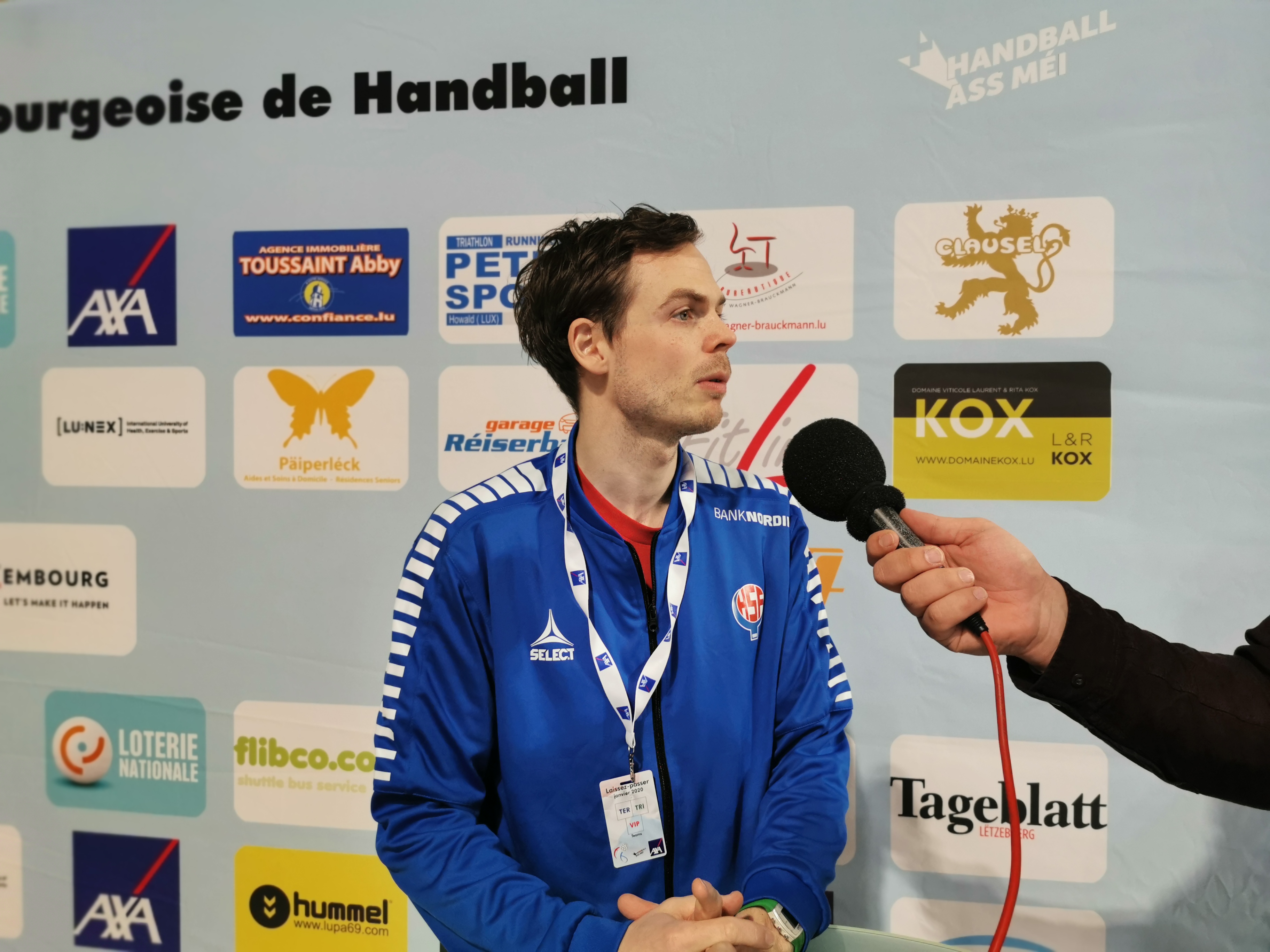 Sonni Larsen í samrøðu við FM1 áðrenn dystin ímóti Slovakia í dag