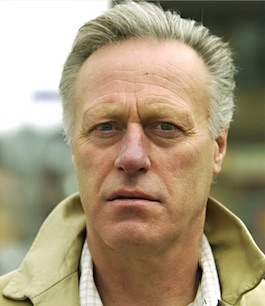 Nú er miljarderurin, Tom Hagen, handtikin.