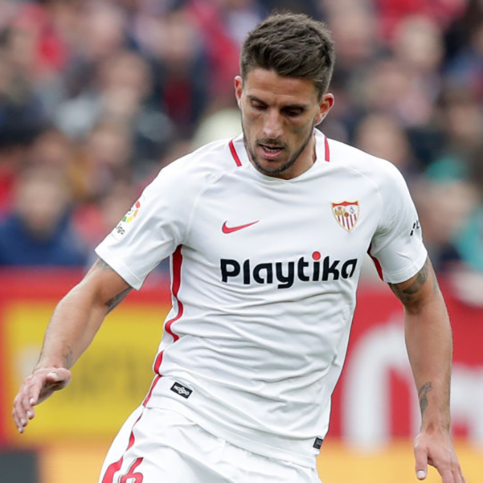 Daniel Carriço skiftir í dag úr Sevilla til Wuhan í kina