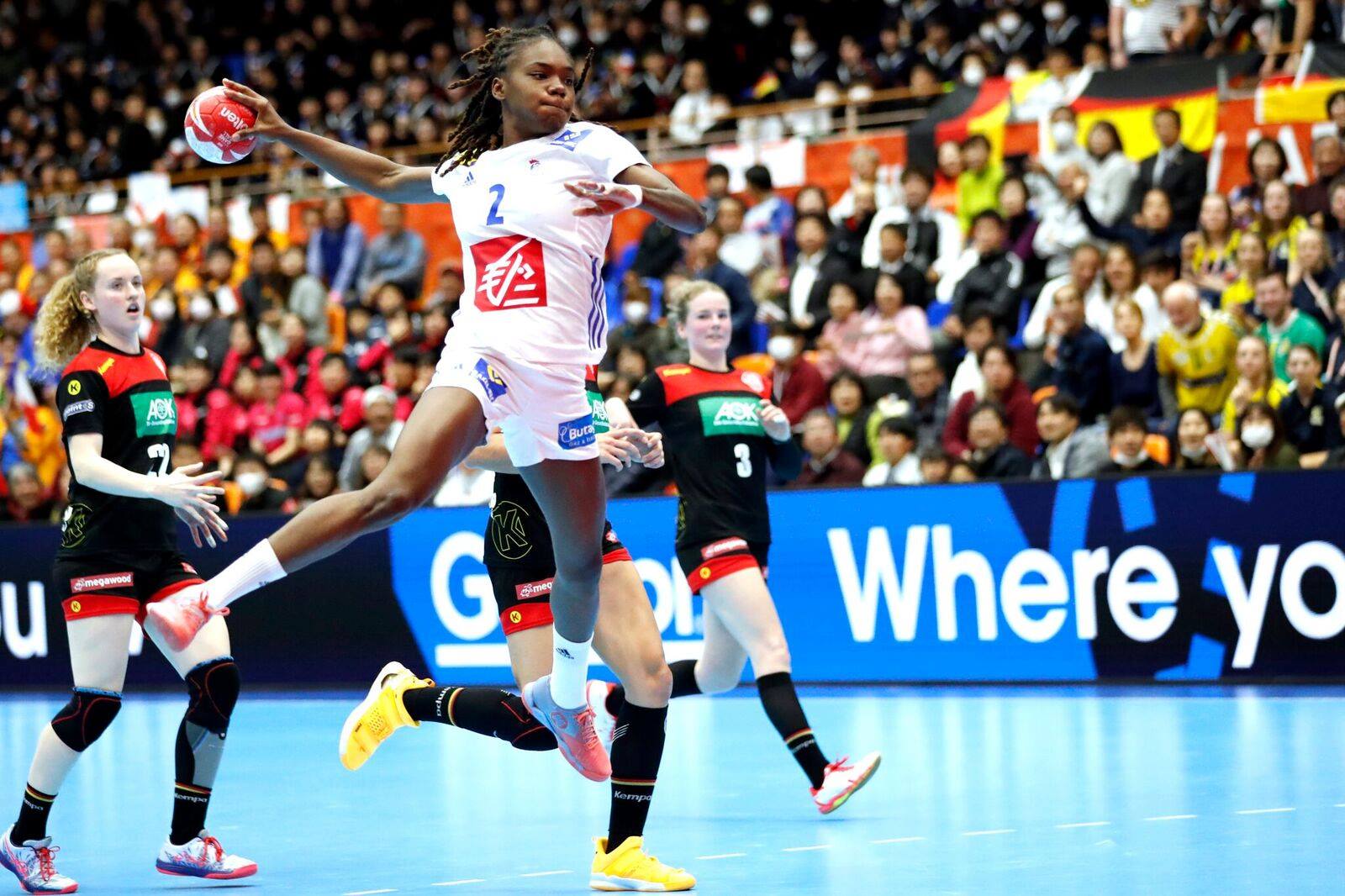 Meline Nocandy og fronsku Heimsmeistararnir hava framvegis møguleikan fyri at fáa tvey stig í høvuðsumfari - Tá krevst ein sigur ímóti Danmark í ovurmorgin