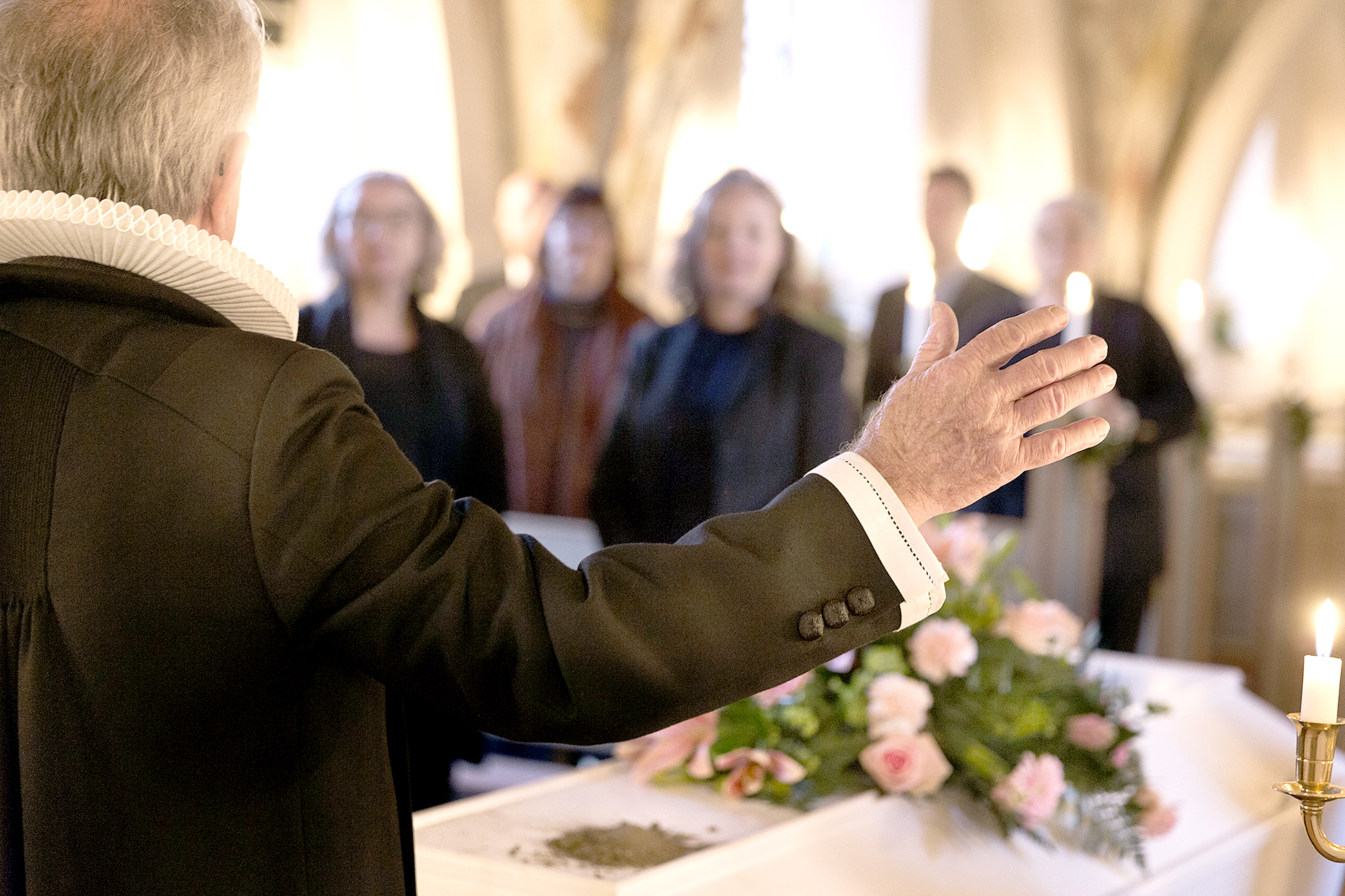 Færri fólk eru deyð, men tað eru eisini færri børn fødd