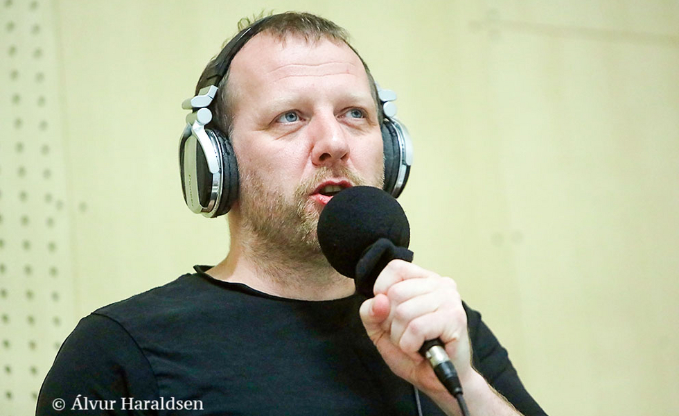 Óli G. Samuelsen sigur beinleiðis frá báðum stórsteypadystunum í flogbólti, ið vera leiktir í høllini á Giljanesi klokkan 15 og klokkan 18 í dag
