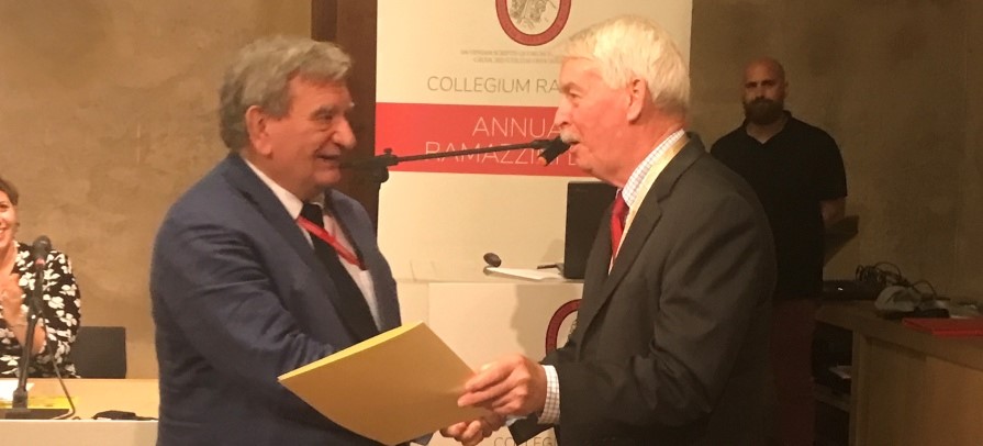 Her fekk Pál handað heiðurin. Mynd: gransking.fo